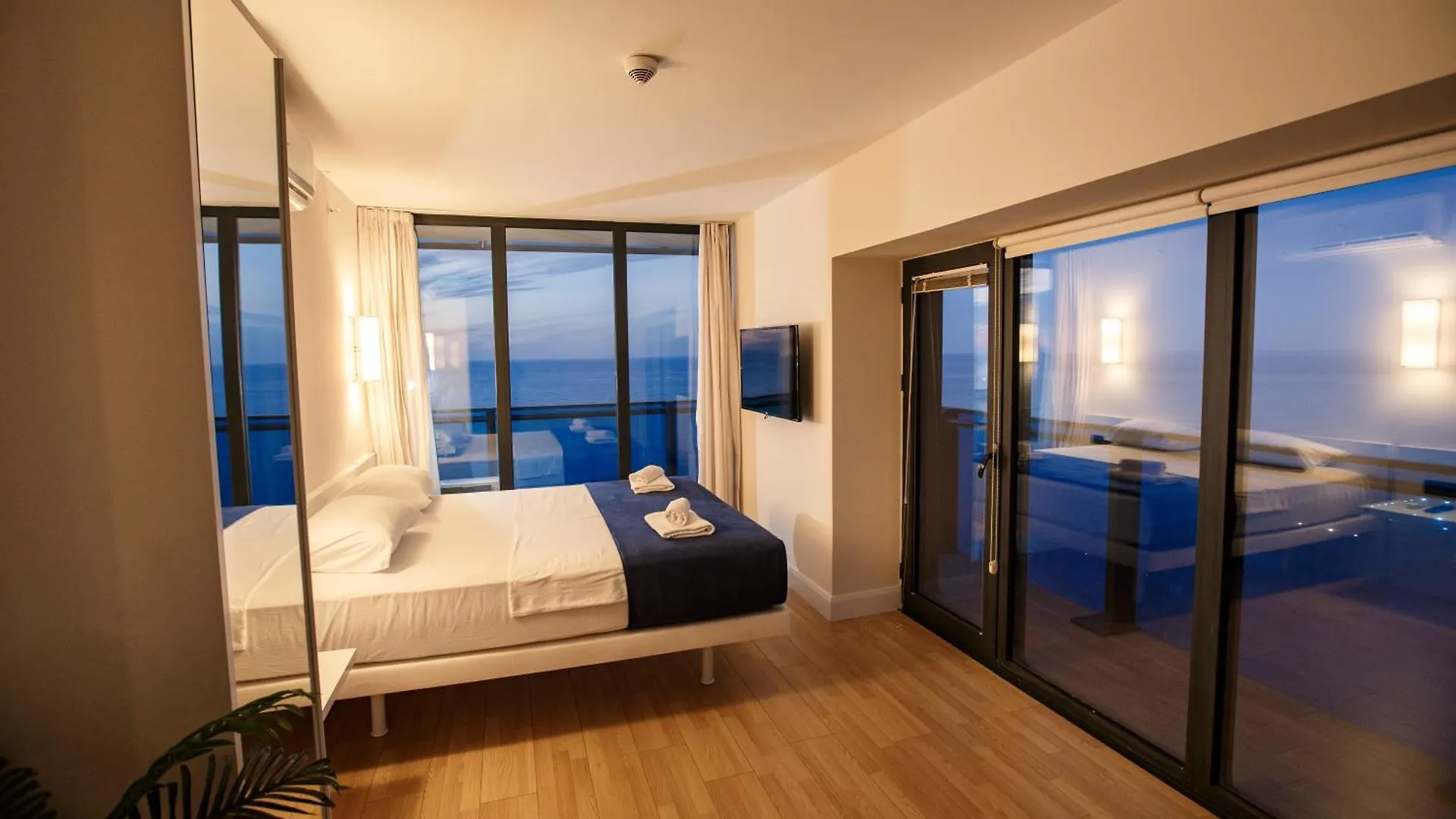 Panoramic Sea View Aparthotel In Orbi City Batum