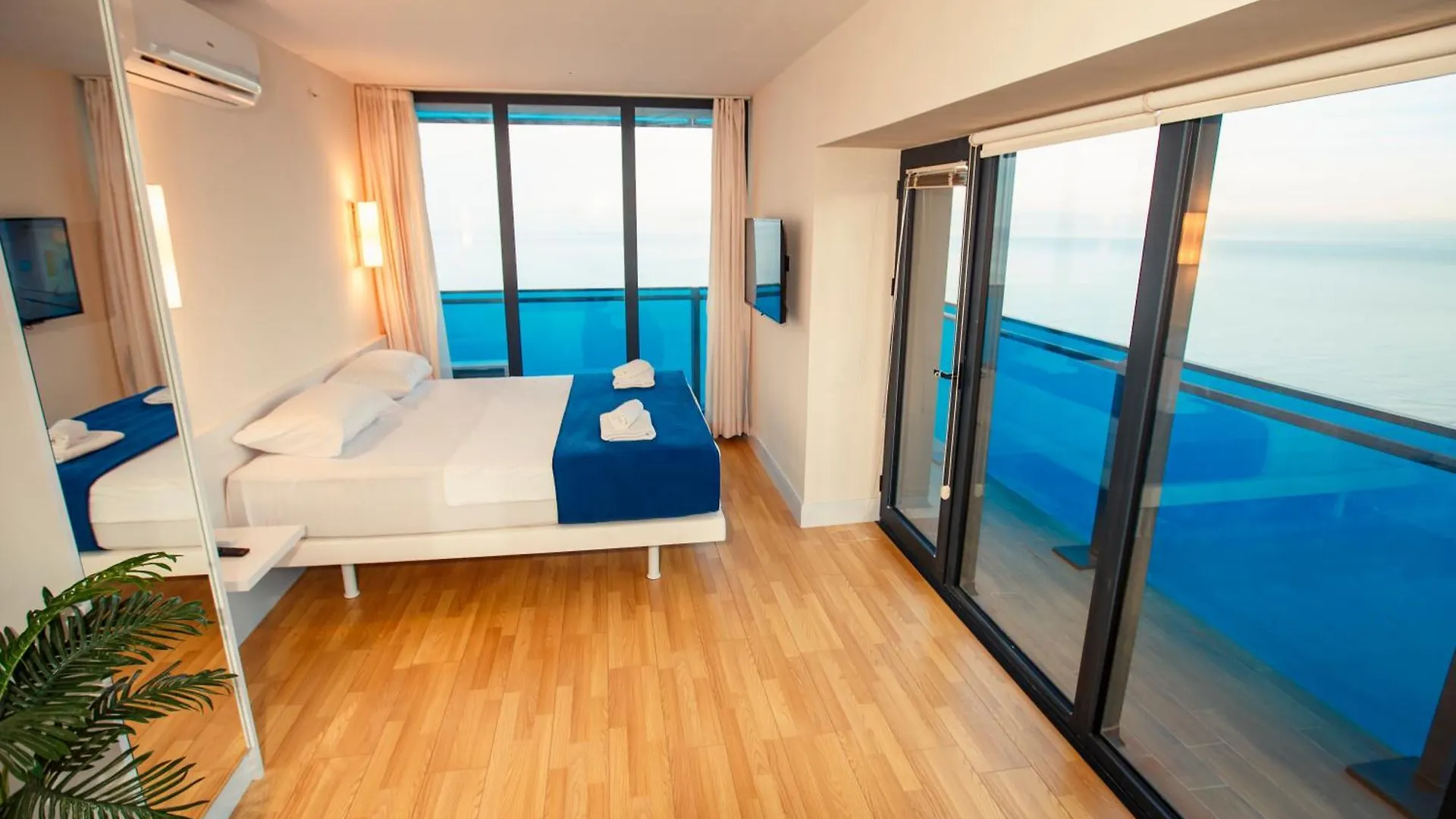 Panoramic Sea View Aparthotel In Orbi City Batum